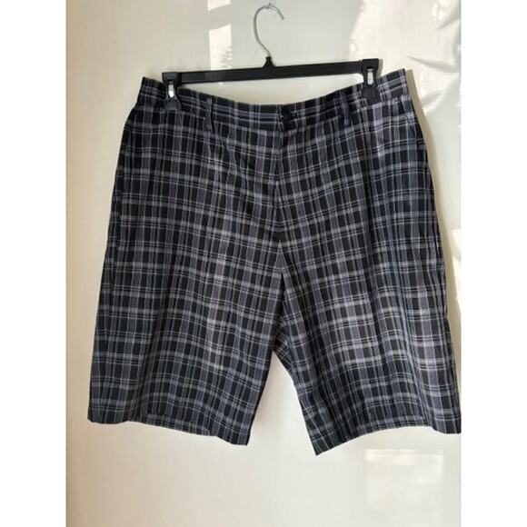 Adidas Golf Shorts Black Gray Plaid Loose Fit Size 36 Flat Front - Picture 1 of 5